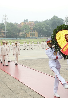 Đảng ủy Công an Trung ương, Bộ Công an vào Lăng viếng Chủ tịch Hồ Chí Minh