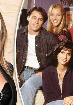 Jennifer Aniston không buồn khi Friends bị hoãn ngày tái hợp