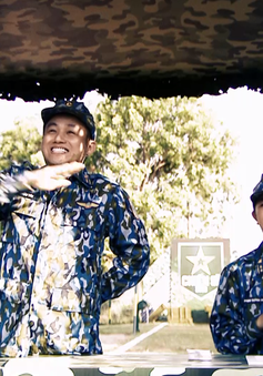 Ca sĩ Phạm Quỳnh Anh "xiêu lòng" trước sự đa tài của các chiến sĩ Trung đoàn Tên lửa 274