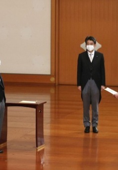Tân Thủ tướng Yoshihide Suga tuyên thệ nhậm chức