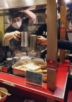Nhật Bản ban bố tình trạng khẩn cấp, kinh doanh nhà hàng gặp khó