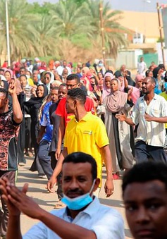 Nổ súng trong cuộc biểu tình ở Sudan, hàng trăm người thương vong