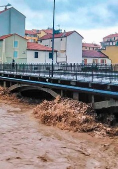 Mưa lớn kỷ lục chỉ trong nửa ngày tại Italy gây lũ lụt và lở đất