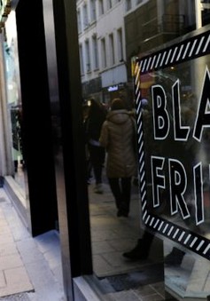 Người Mỹ thay đổi thói quen mua sắm ngày Black Friday