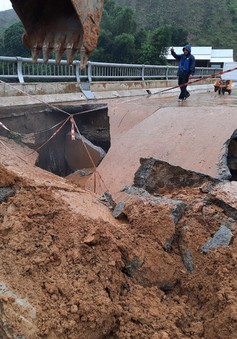 Huyện Nam Trà My, Quảng Nam khắc phục sạt lở sau mưa lũ
