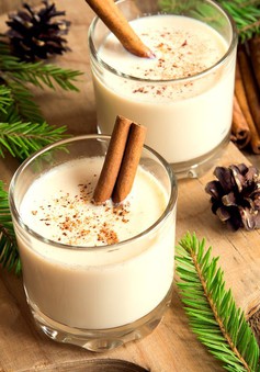 Thử làm cocktail trứng sữa cực đơn giản cho mùa Giáng sinh