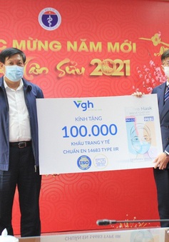 Bộ Y tế tiếp nhận 100.000 chiếc khẩu trang y tế cao cấp