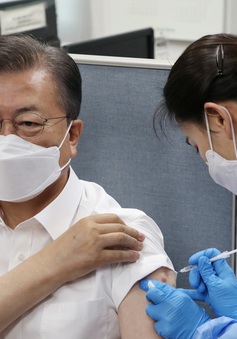 Hàn Quốc bác tin đồn Tổng thống bí mật tiêm vaccine Pfizer thay vì AstraZeneca
