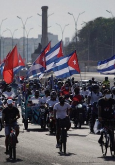 Tuần hành kêu gọi Mỹ dỡ bỏ cấm vận Cuba