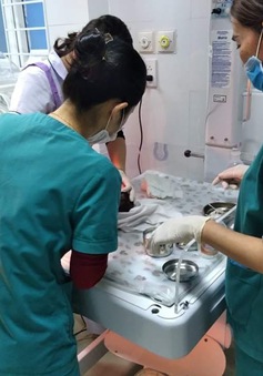 Phát hiện bé sơ sinh bị bỏ rơi ở bãi biển tại Quảng Bình