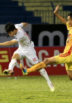 Chùm ảnh: Công Phượng ghi bàn, Hoàng Anh Gia Lai giành 3 điểm trước Đông Á Thanh Hóa