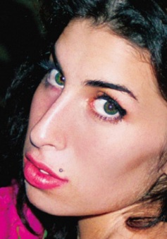 BBC làm phim tài liệu mới về Amy Winehouse