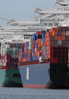 Thâm hụt thương mại Mỹ tăng cao kỷ lục trong tháng 2