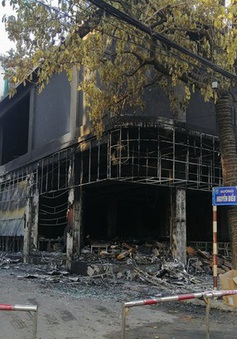 6 người thiệt mạng trong vụ cháy thiêu rụi phòng trà giữa đêm