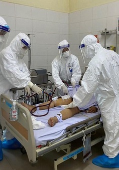 Việt Nam tiếp nhận điều trị khẩn cấp nhân viên Liên hợp quốc mắc COVID-19