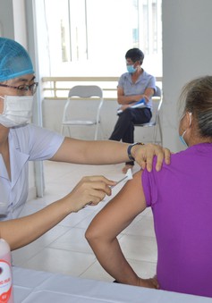 Tiêm thử nghiệm giai đoạn 2 vaccine COVIVAC cho các tình nguyện viên tại Thái Bình