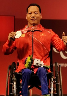 Lê Văn Công giành HCB Paralympic Tokyo 2020 nội dung cử tạ hạng cân dưới 49kg