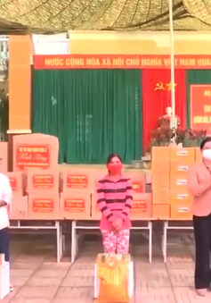 Quân khu 5 tặng quà và khám chữa bệnh tại Khánh Hòa