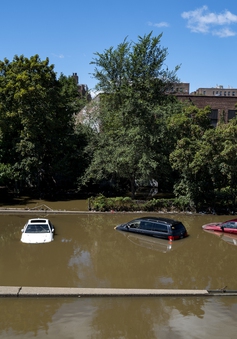 Bão Ida khiến đường phố New York ngập trong nước, ít nhất 40 người ở 8 bang thiệt mạng