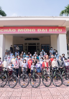 "Xe đạp đến trường" - chương trình hỗ trợ trẻ em mồ côi bị ảnh hưởng bởi COVID-19