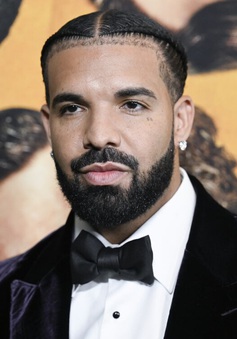 Drake bị kiện vì bìa tạp chí Vogue giả trong album mới