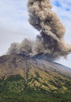 Núi lửa Chaparrastique phun trào, chính quyền El Salvador ra cảnh báo