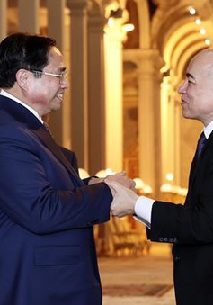 Thủ tướng Phạm Minh Chính đến chào Quốc vương Campuchia Norodom Sihamoni