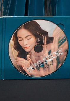 Hoa hậu áo dài Tuyết Nga phát hành CD Love Story