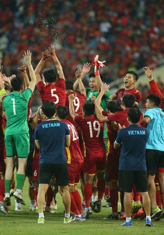 VIDEO: Khoảnh khắc U23 Việt Nam vỡ òa cảm xúc chiến thắng - U23 Thái Lan bật khóc tiếc nuối