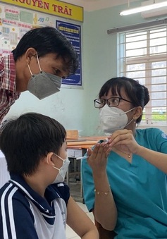 Sẵn sàng triển khai tiêm mũi 3 vaccine COVID-19 cho trẻ từ 12-17 tuổi