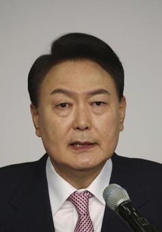 Tổng thống Hàn Quốc chỉ thị tăng cường phòng thủ sau vụ phóng tên lửa của Triều Tiên