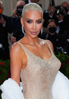 Giảm cân để mặc váy của Marilyn Monroe, Kim Kardashian tự so sánh mình với Christian Bale