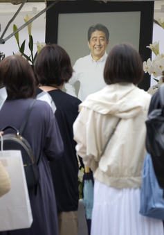Người dân Nhật Bản tiếc thương đưa tiễn cựu Thủ tướng Abe Shinzo