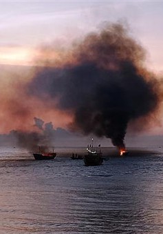Hỏa hoạn thiêu rụi 3 tàu cá ở khu neo đậu