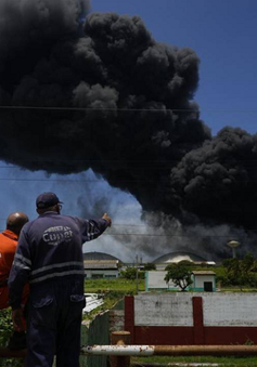 Thêm một lính cứu hỏa thiệt mạng trong vụ cháy kho dầu ở Cuba