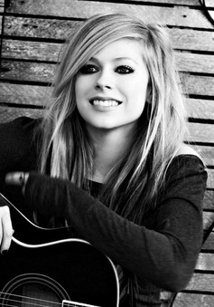 Avril Lavigne nhận ngôi sao trên Đại lộ Danh vọng Hollywood