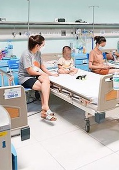 Hà Nội yêu cầu đảm bảo công tác điều trị người bệnh nhiễm Adenovirus