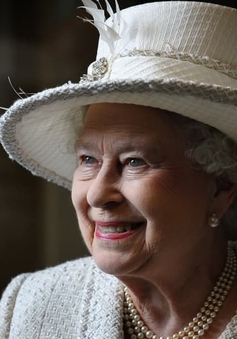 Hollywood đồng loạt tưởng niệm Nữ hoàng Anh Elizabeth II