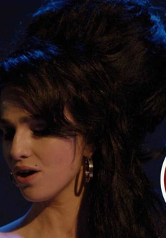 Bộ phim tiểu sử Amy Winehouse: Hé lộ bức ảnh đầu tiên của nữ chính