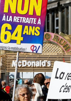 Hàng trăm nghìn người biểu tình trên khắp nước Pháp phản đối cải cách hưu trí