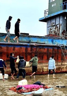 Quảng Ninh: Một người lái sà lan rơi xuống biển tử vong​