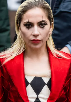 Lady Gaga lộ diện trong vai Harley Quinn