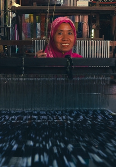 Làng nghề dệt thổ cẩm truyền thống của người Chăm ở An Giang