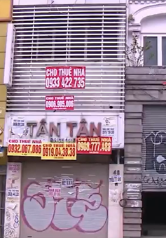 TP Hồ Chí Minh: Nhếch nhác quảng cáo cho thuê mặt bằng