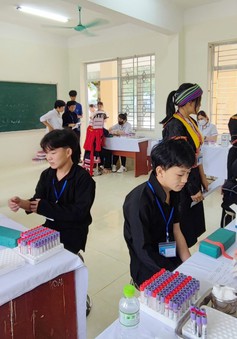 1.300 học sinh dân tộc của tỉnh Hà Giang được xét nghiệm sàng lọc tan máu bẩm sinh