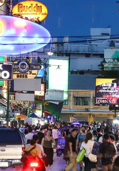 Thái Lan cho phép câu lạc bộ, quán bar mở cửa lâu hơn nhằm thúc đẩy du lịch