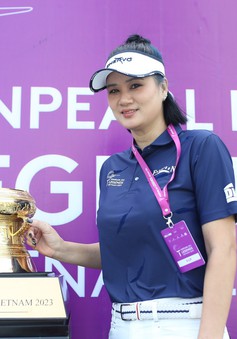 Hoa khôi bóng chuyền Kim Huệ: "Golf giúp tôi rèn luyện bản lĩnh"