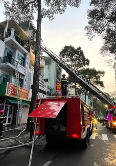 TP Hồ Chí Minh: Kịp thời cứu 6 người trong căn nhà bốc cháy ở Quận 10