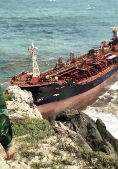 Quảng Nam: Phát hiện tàu nước ngoài dạt vào đảo Cù lao Chàm