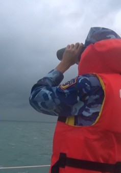 Tích cực tìm kiếm 5 ngư dân ở vùng biển Khánh Hòa